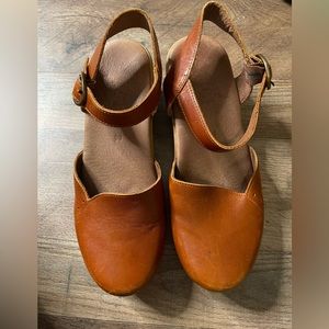 Dansko Leather Maisie Mary Jane Wood Clogs size 38